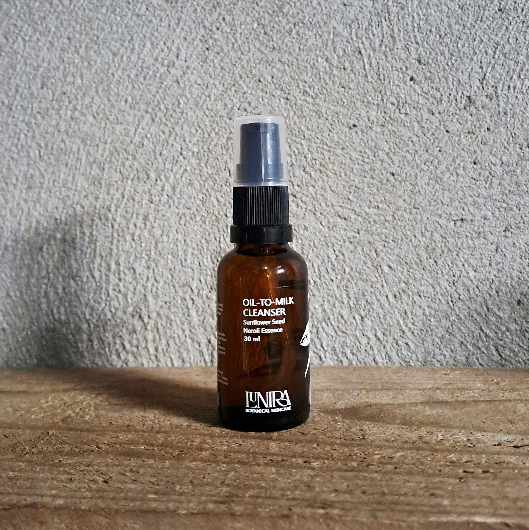 Oil-to-Milk Cleanser