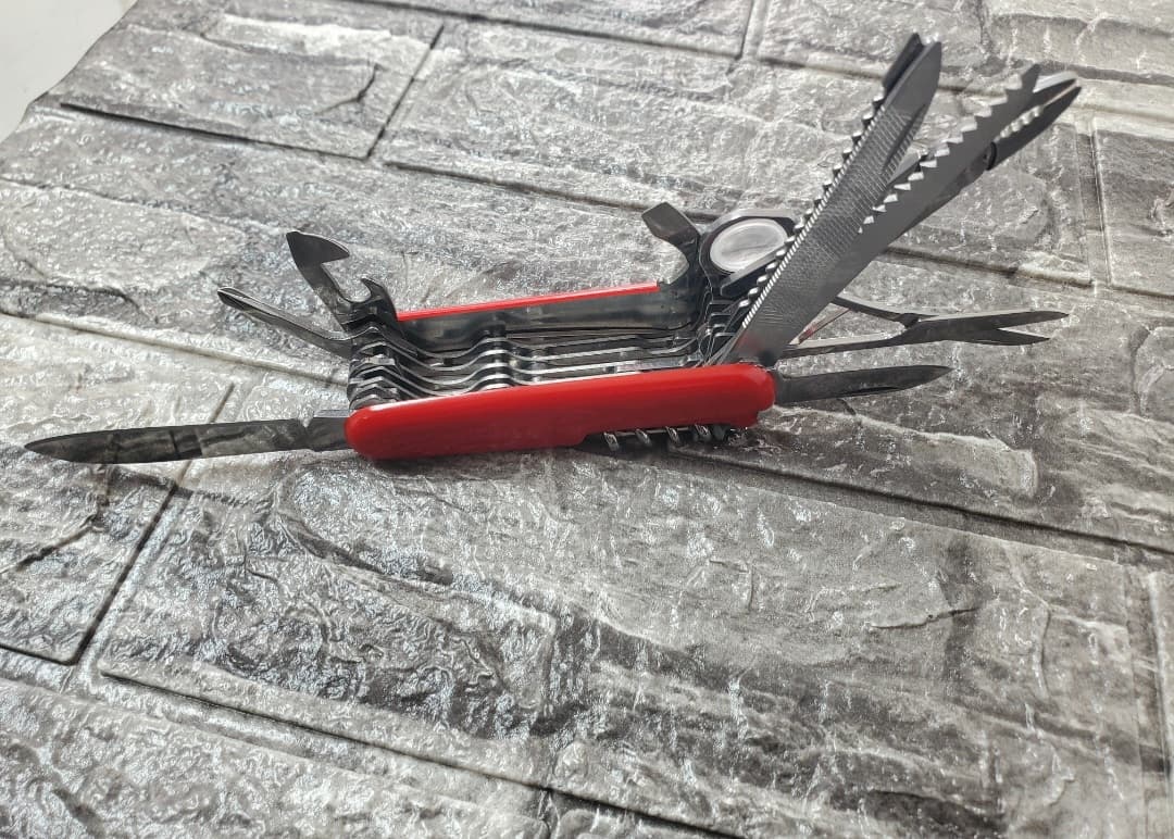Victorinox Handyman Swiss Army Knife – 24 Functions — 1