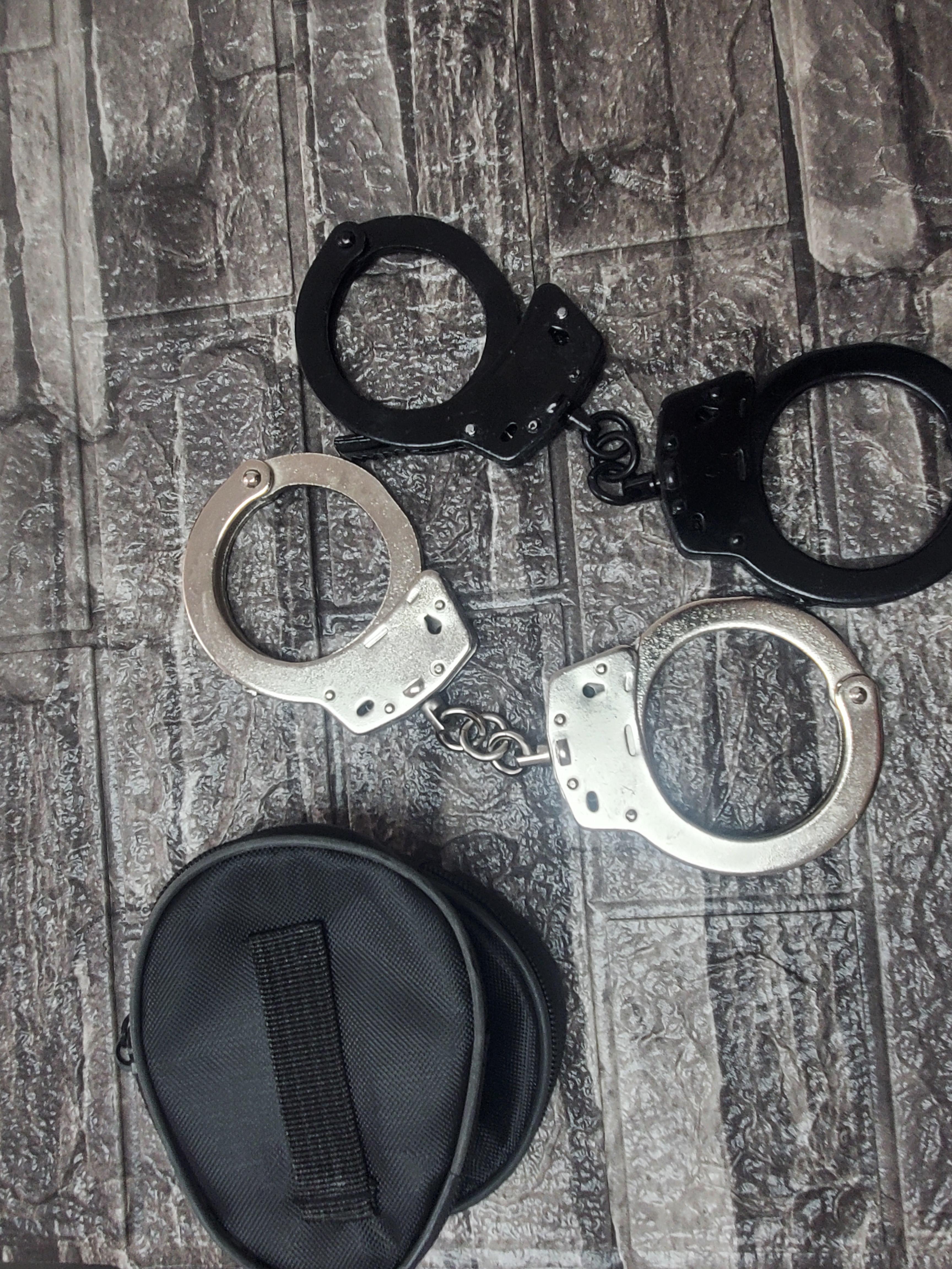 Heavy-Duty Double Lock Steel Handcuffs with 2 Keys — 1