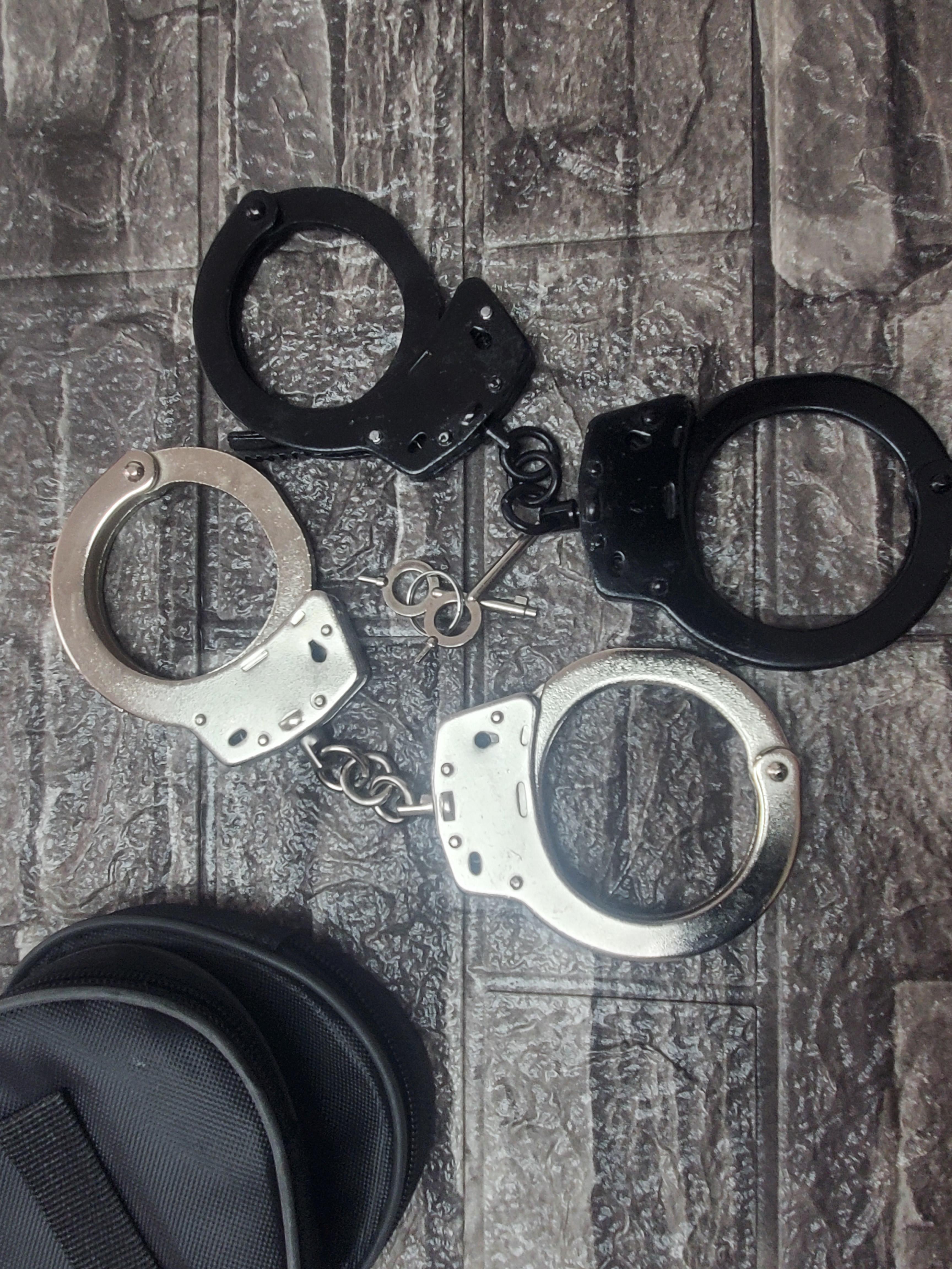 Heavy-Duty Double Lock Steel Handcuffs with 2 Keys — 2