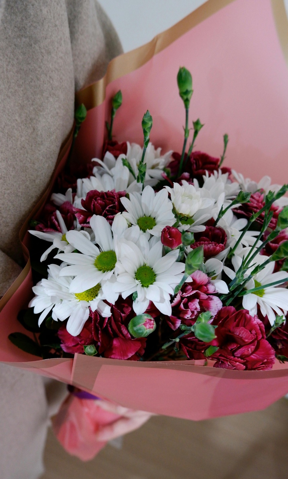 Seasonal bouquet (Medium)  - Image 5