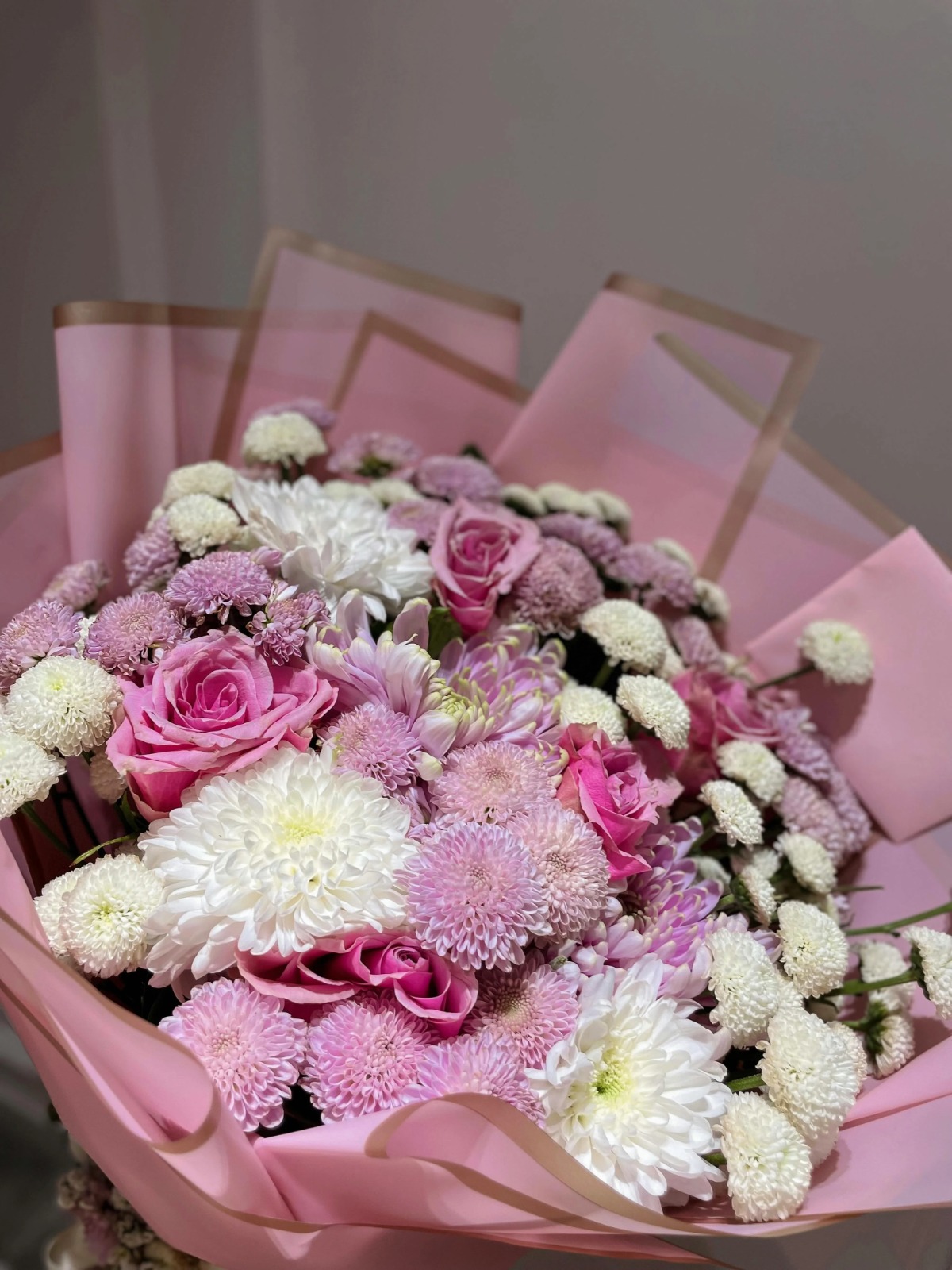 Seasonal bouquet (Medium)  - Image 8