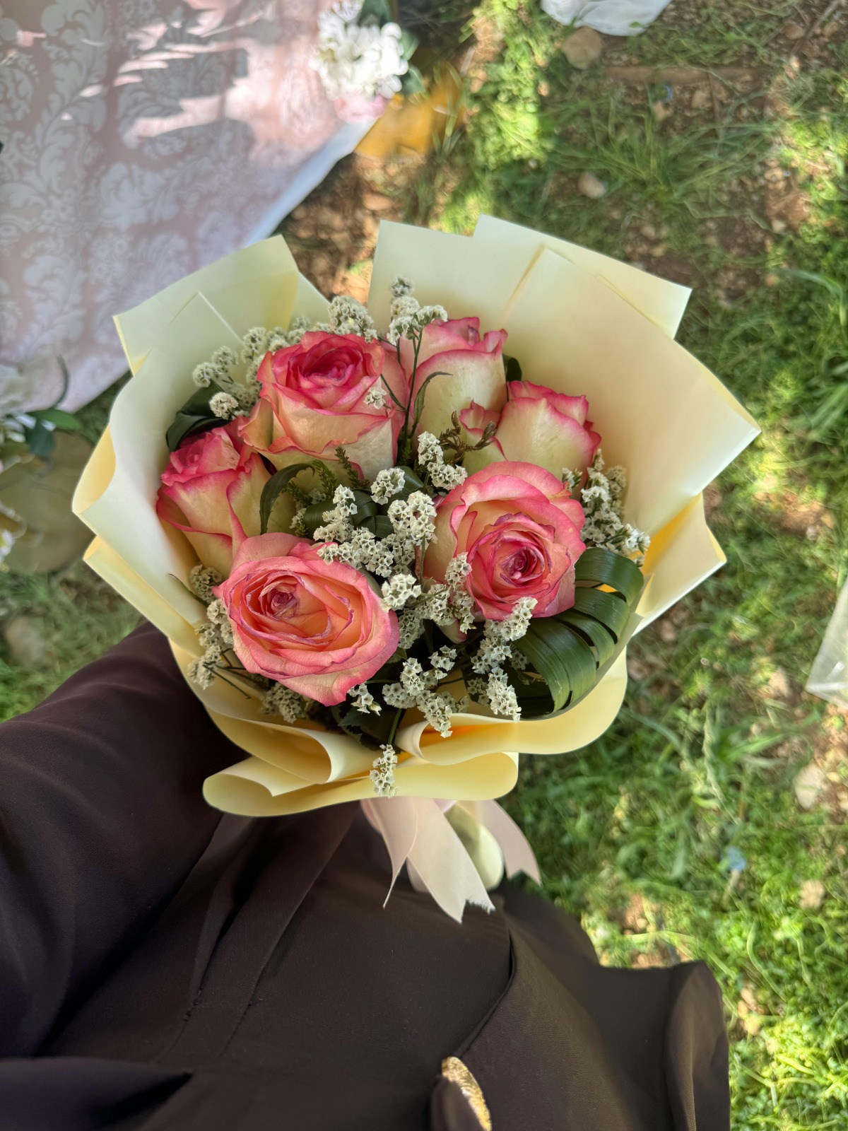 Seasonal bouquet (Medium)  - Image 9