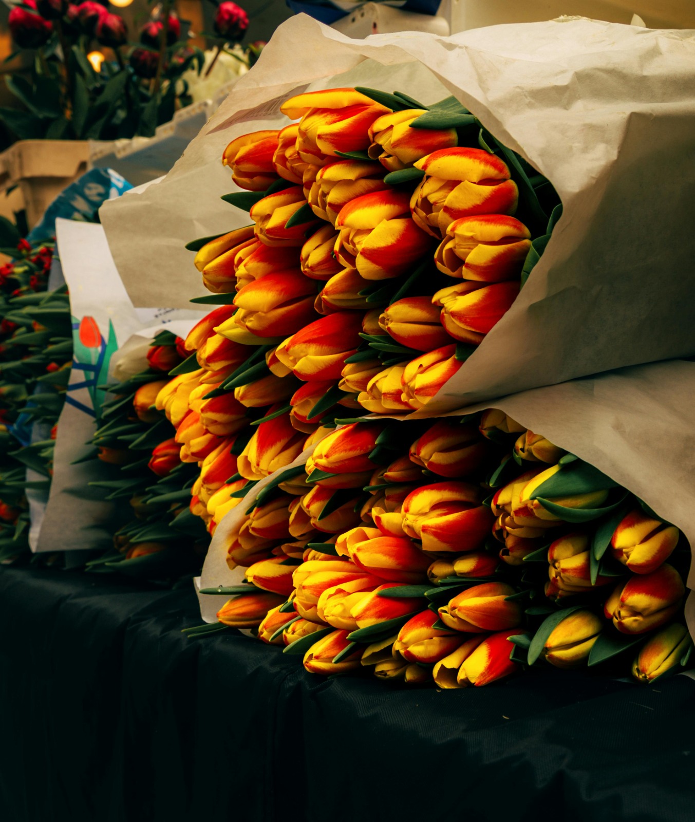 Seasonal bouquet (Medium)  - Image 11